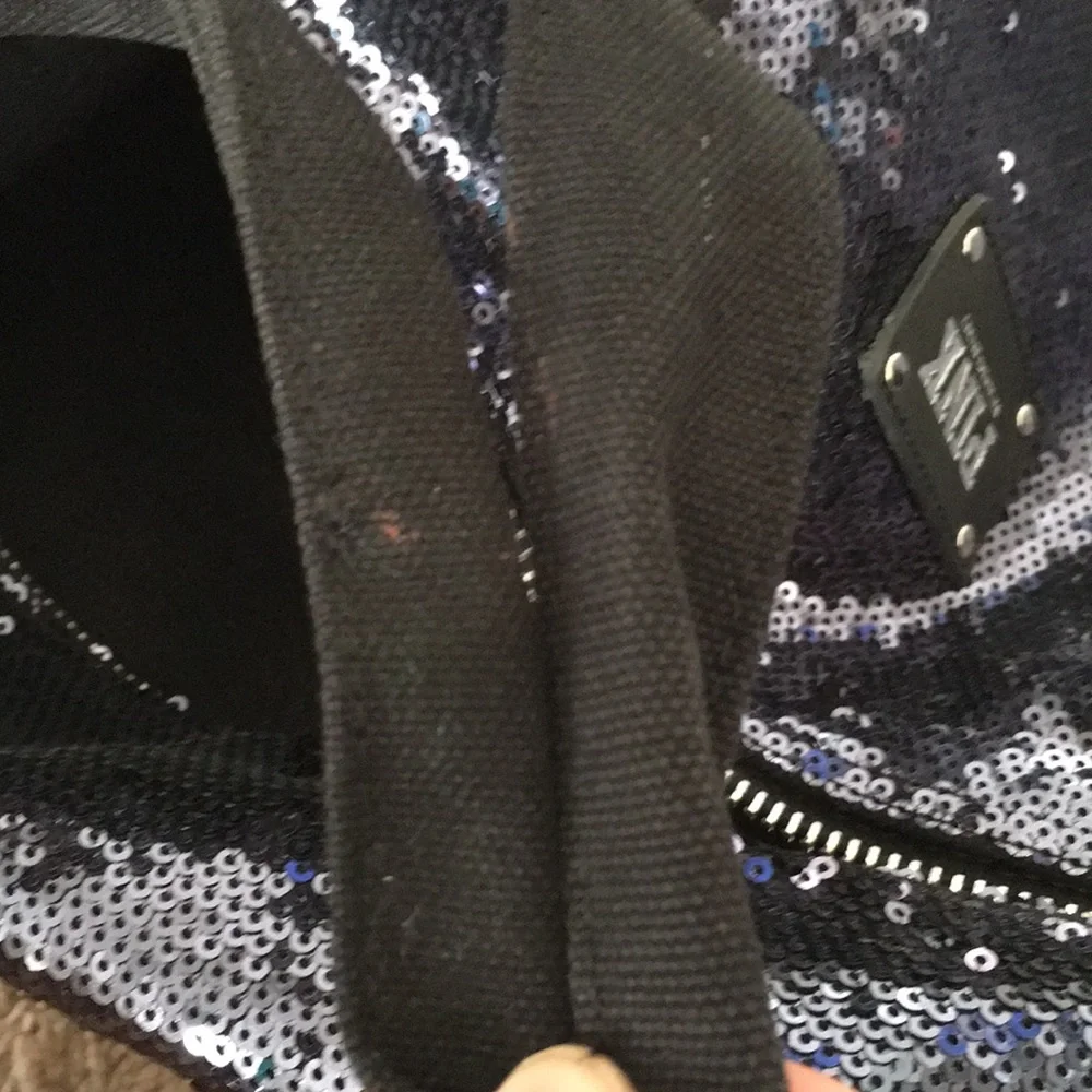 Victoria’s Secret Sequins Duffle Bag - Picture 5 of 7